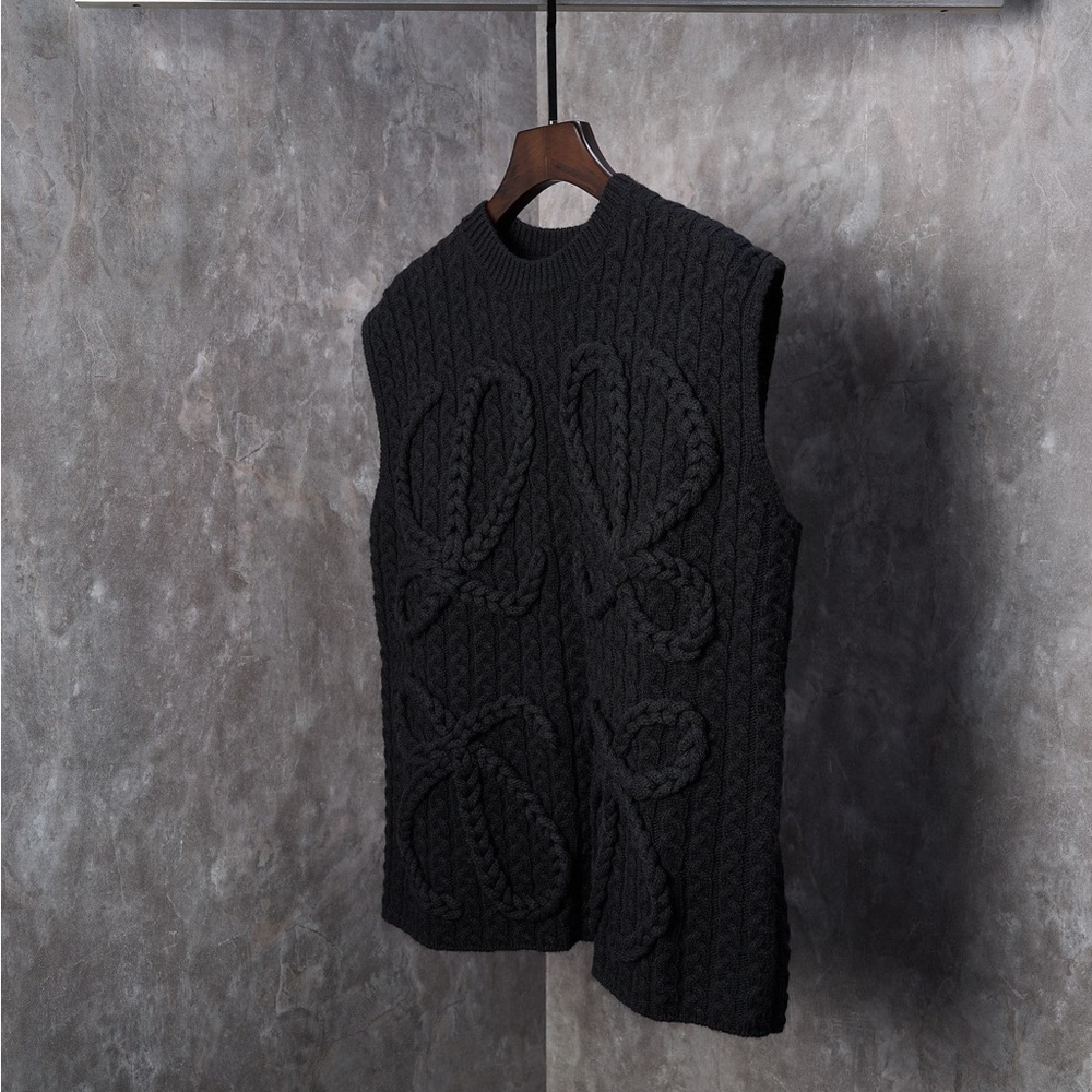 Black Cable-Knit Sleeveless Sweater Tank